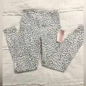 ALTARD STATE GREY CHEETAH LEGGINGS!